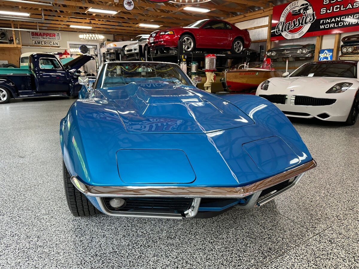 1969 Chevrolet Corvette Convertible 350 V8 4-spd Power Brakes 2 - Tops - photo 12