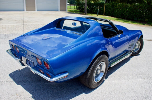 1969 Chevrolet Corvette Stingray 427 V8 / 4-SPD - photo 8