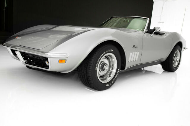 1969 Chevrolet Corvette Silver/Black Tri-Power 427/400hp - photo 11