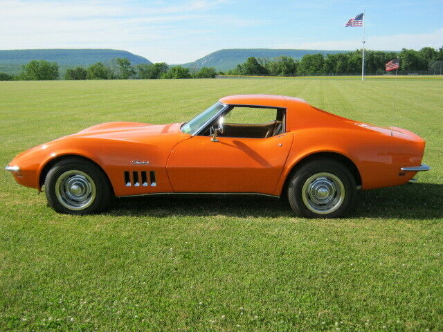1969 CHEVROLET CORVETTE STINGRAY T-TOP 350/350 HP L-46 4 SPEED 1969 Chevrolet Corvette L-46