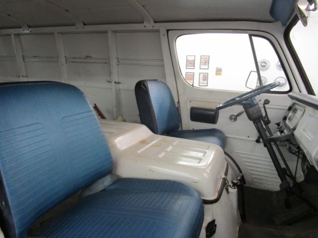 1969 Chevrolet G10 108 Sport Van - photo 10