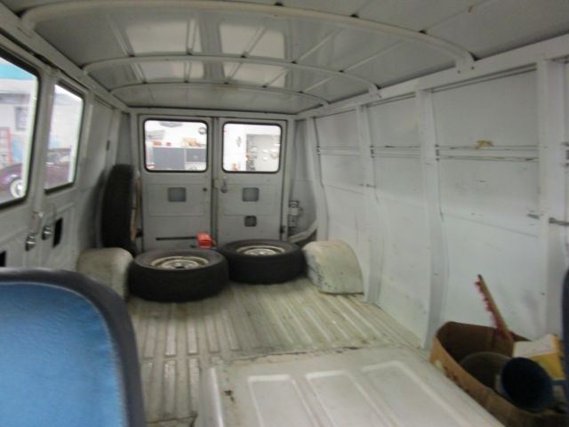 1969 Chevrolet G10 108 Sport Van - photo 11