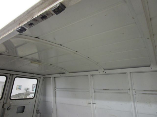 1969 Chevrolet G10 108 Sport Van - photo 13