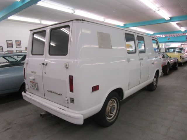 1969 Chevrolet G10 108 Sport Van - photo 3