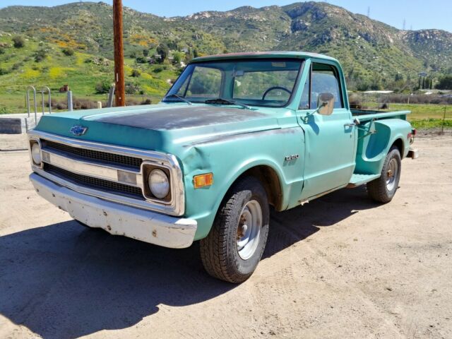 1969 Chevrolet step side C-20 good original condition, runs great! 1969 Chevrolet C-10