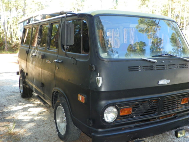 1969 Chevrolet G20 Van 108 SPORTS VAN - photo 2