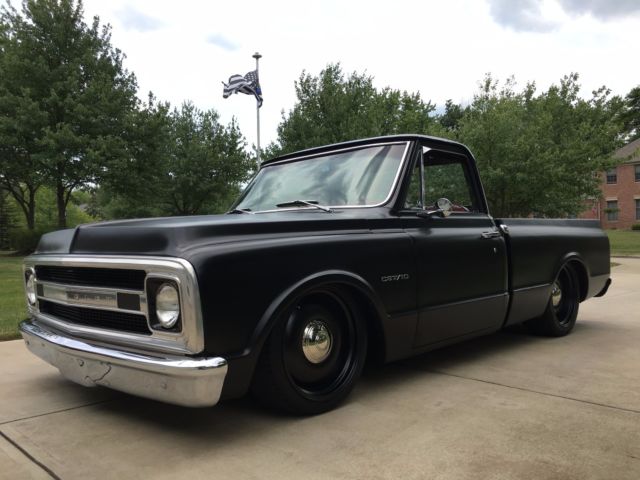 1969 Chevy C10 Short Bed Resto-Mod * HIGH END BUILD! BAGGED! A/C! * ROLLER 350! 1969 Chevrolet C-10 Resto-Mod