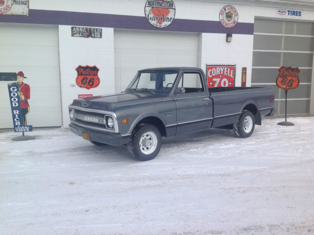 1969 Chevrolet C-10 pick up truck