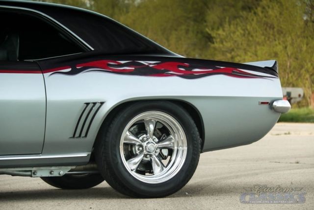 1969 Chevrolet Camaro - photo 12