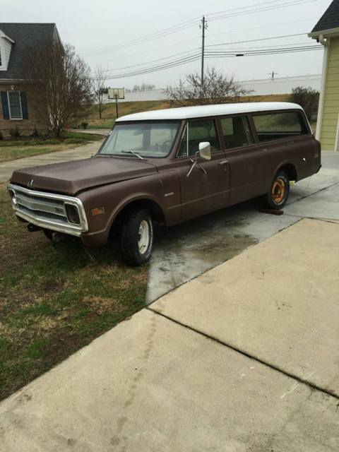 1969 Chevrolet Suburban - photo 2