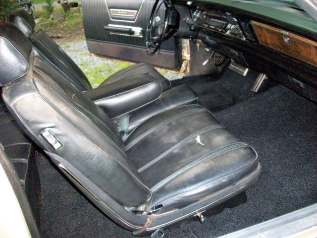 1969 Chrysler New Yorker 2 door Hardtop - photo 11