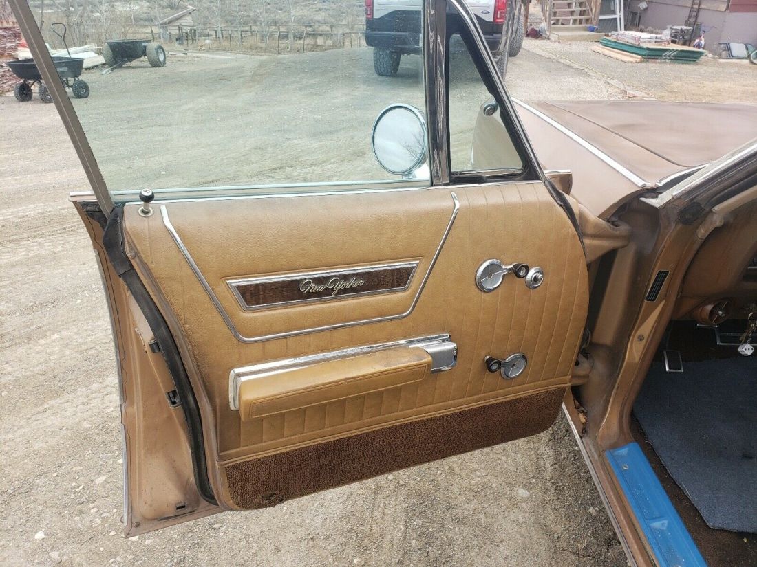1969 Chrysler New Yorker chrome - photo 11