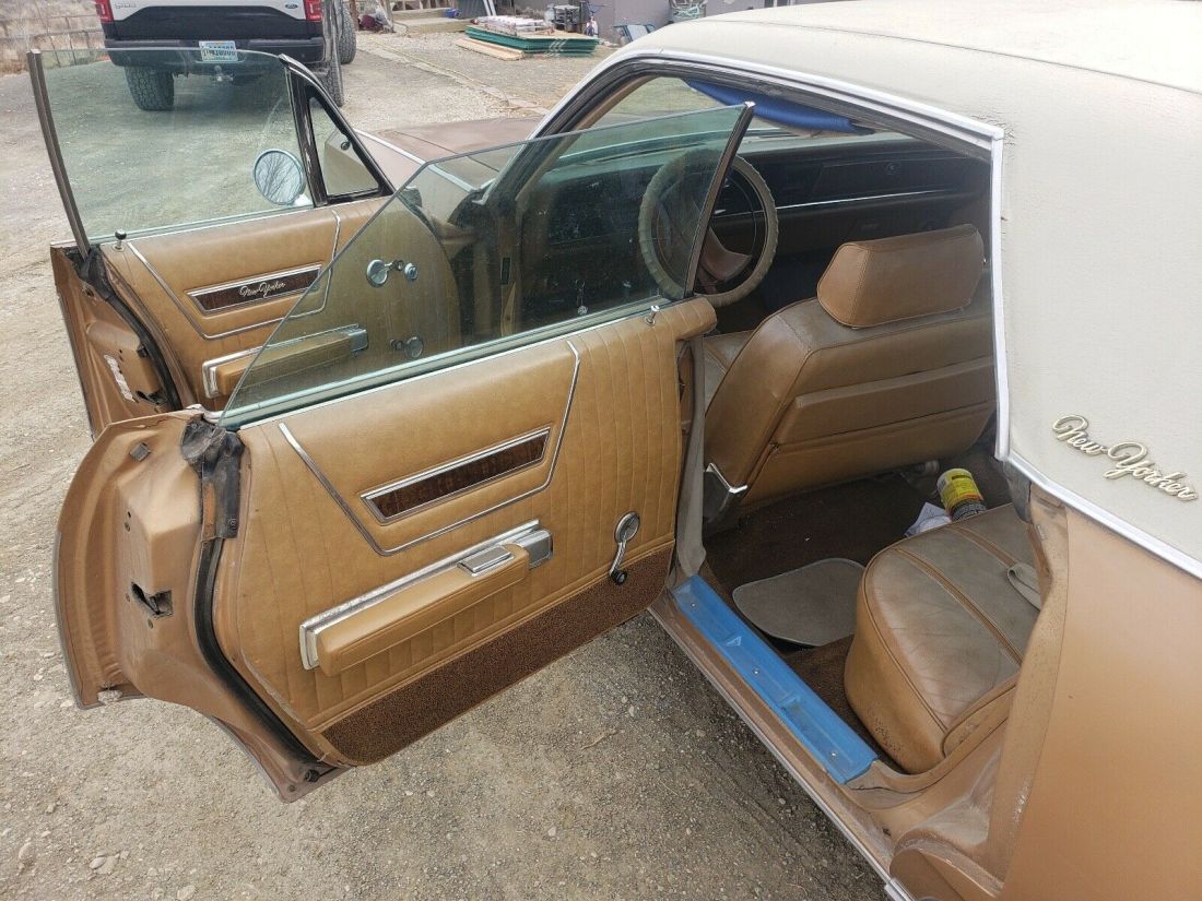 1969 Chrysler New Yorker chrome - photo 9