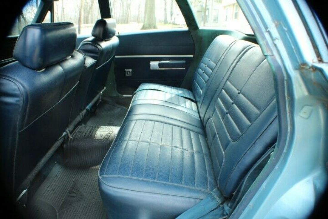 1969 Chrysler Town & Country - photo 11