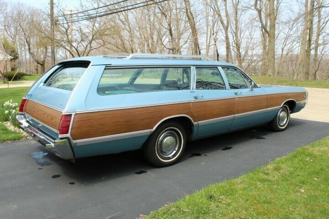 1969 Chrysler Town & Country - photo 2