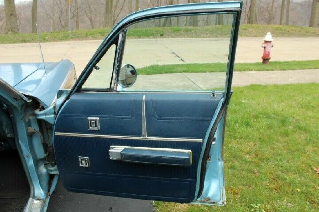 1969 Chrysler Town & Country - photo 5