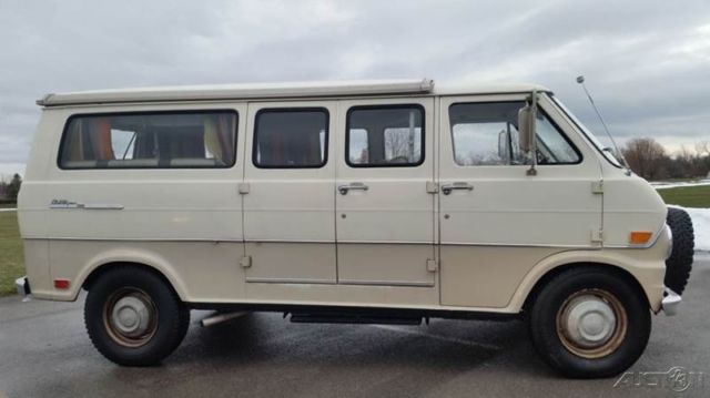 1969 Ford E-Series Van Clubwagon pop up camper van - photo 5