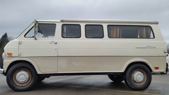 1969 Ford E-Series Van Clubwagon pop up camper van - photo 6