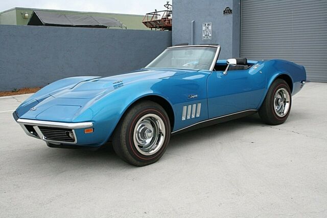 1969 Chevrolet Corvette Convertible 427/435 L89 NCRS Frame Off-Restoration - photo 2