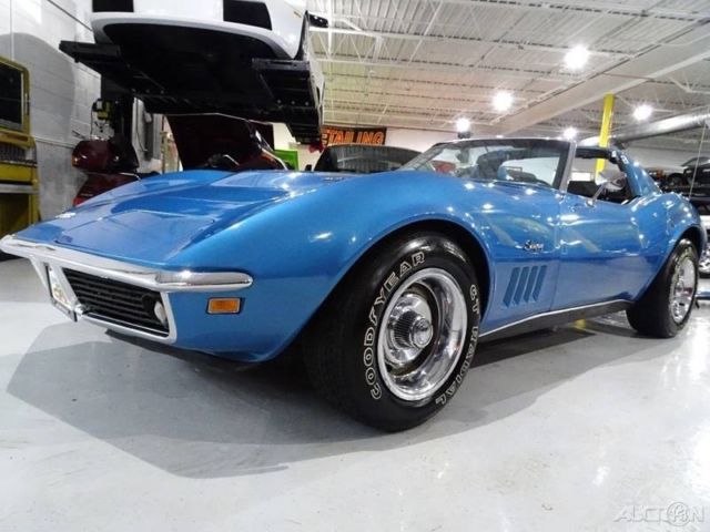 1969 Chevrolet Corvette Stingray 427 - photo 2