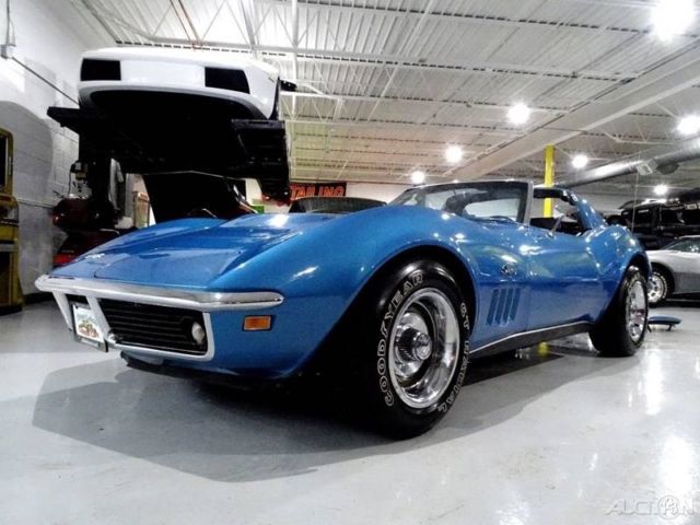 1969 Chevrolet Corvette Stingray 427 - photo 3