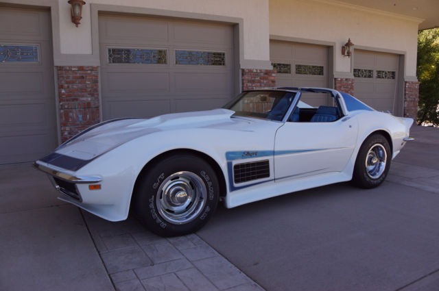 1969 Corvette Stingray - White with Beautiful Blue Interior 1969 Chevrolet Corvette