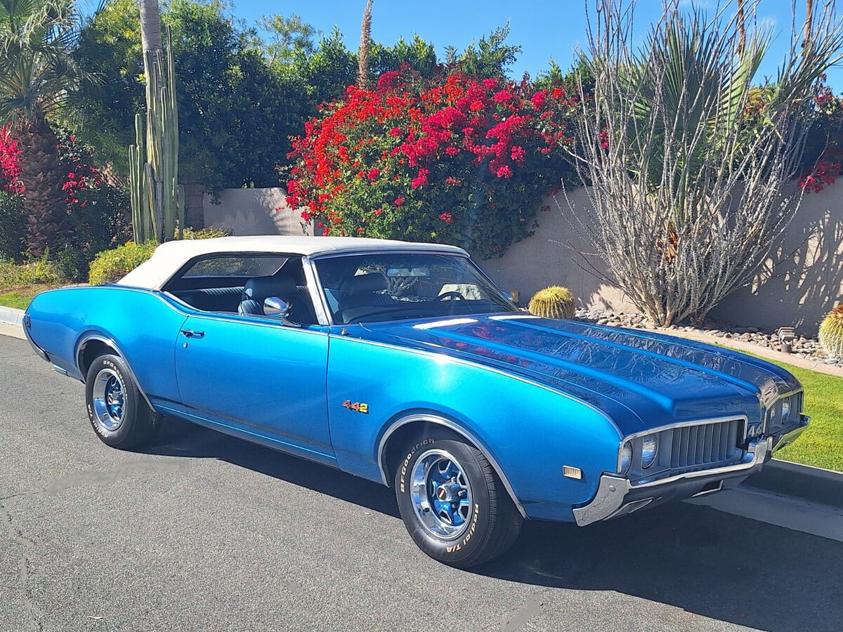 1969 Oldsmobile Cutlass Convertible - photo 2