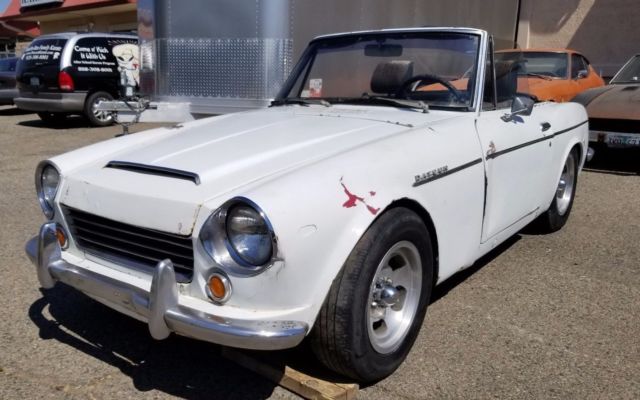 1969 Datsun 1600 Roadster Stock - photo 3