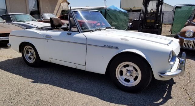 1969 Datsun 1600 Roadster Stock - photo 3