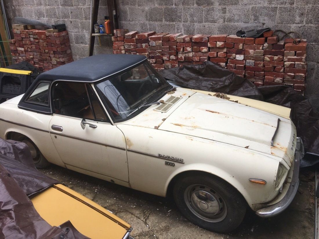 1969 Datsun 2000 Convertible Roadster 5 speed 1969 Datsun 2000