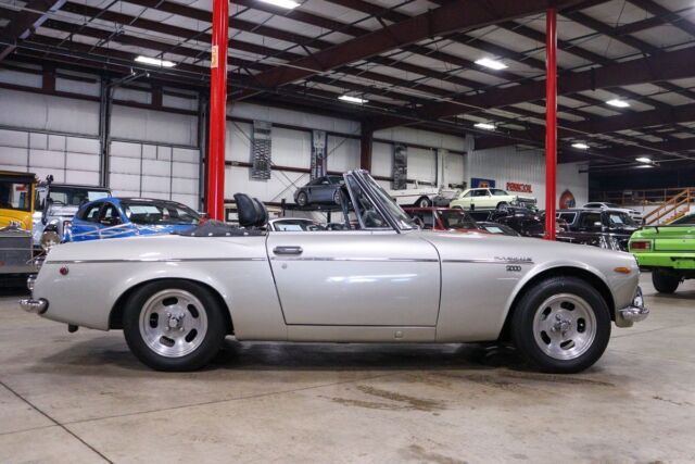 1969 Datsun 2000 Roadster - photo 7