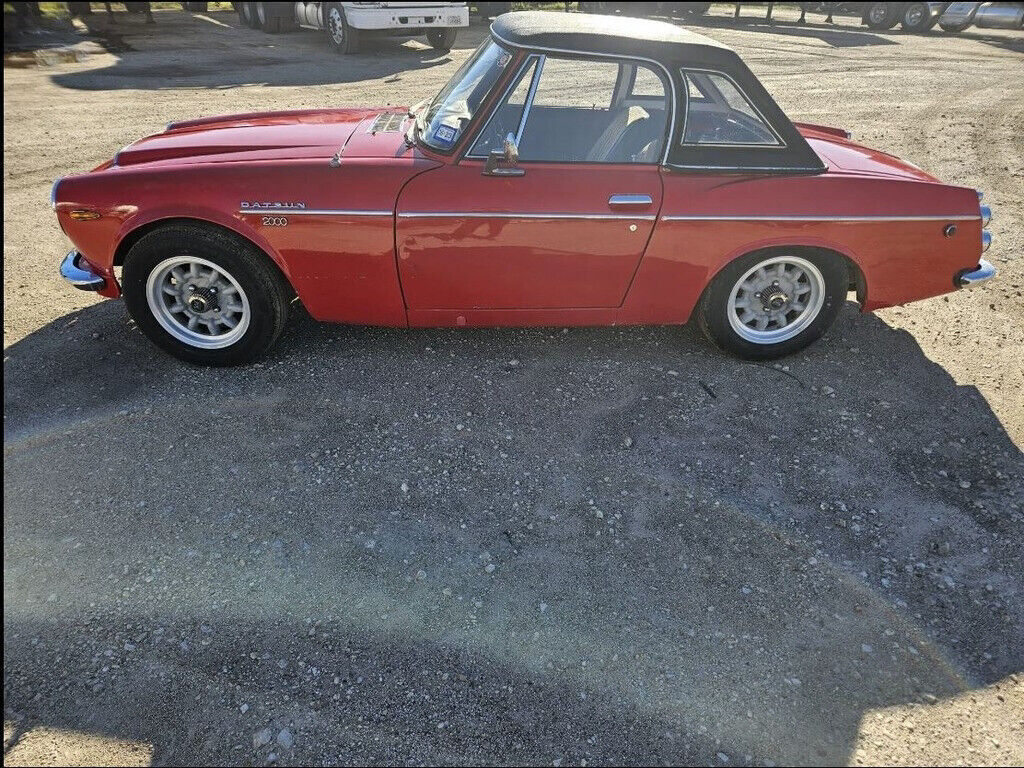 1969 Datsun 2000 - photo 11