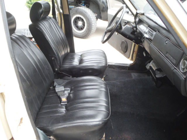 1969 Datsun 4 door - photo 13