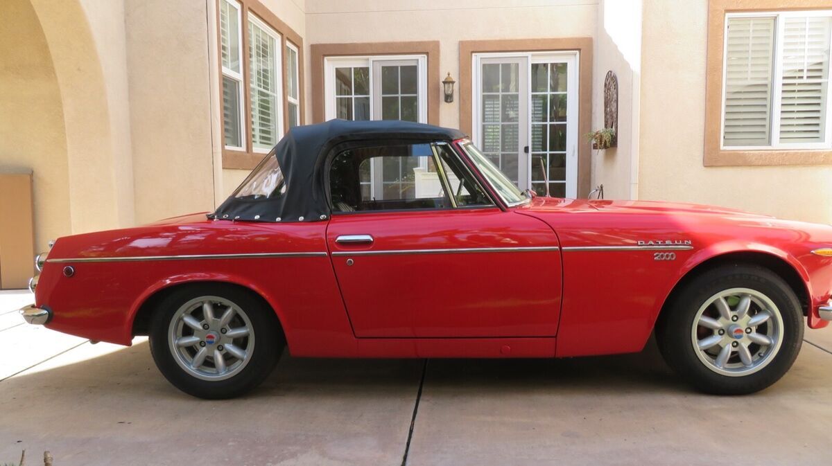 1969 Datsun Roadster - photo 2