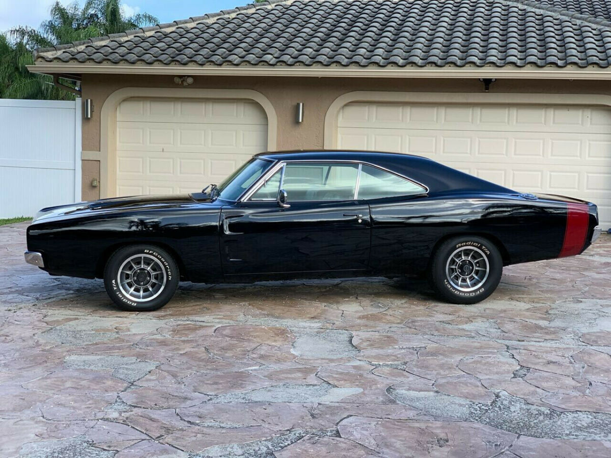 1969 Dodge Charger - photo 3