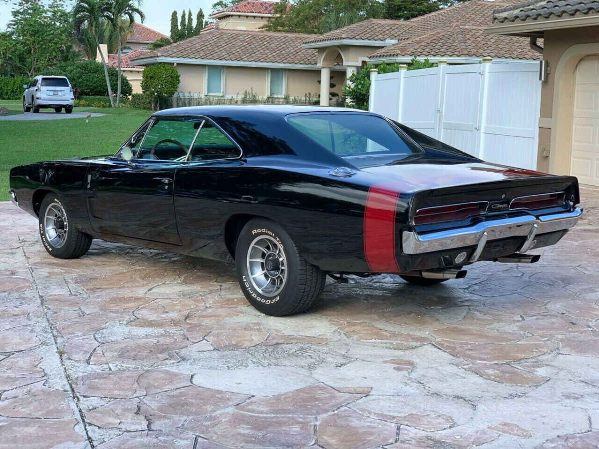 1969 Dodge Charger - photo 4