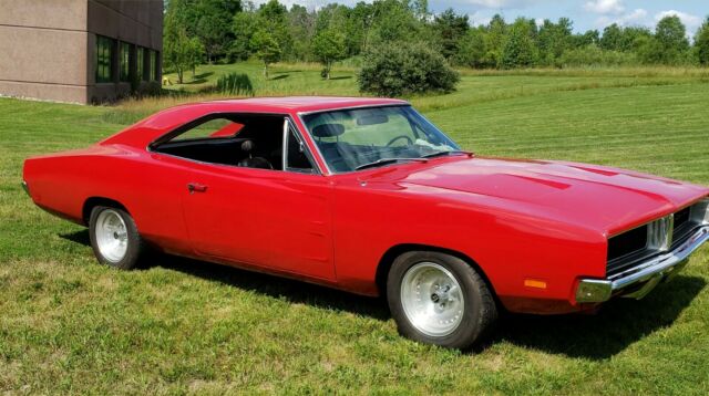 1969 Dodge Charger Beautiful Rust Free 383 4-Speed 1969 Dodge Charger