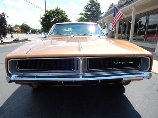 1969 Dodge Charger - photo 3