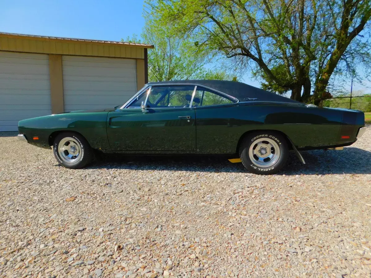 1969 Dodge Charger (RT CLONE) This is a NON NUMBERS MATCHING CAR 1969 Dodge Charger