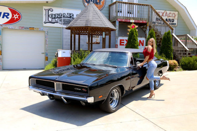 1969 Dodge Charger RT Matching# 440 Block Tremec 5 Speed Factory AC PS PDB 1969 Dodge Charger
