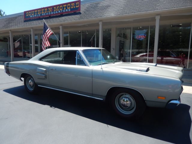 1969 Dodge Coronet R/T A4 silver 426 ci/587 hp Hemi engine 1969 Dodge Coronet R/T