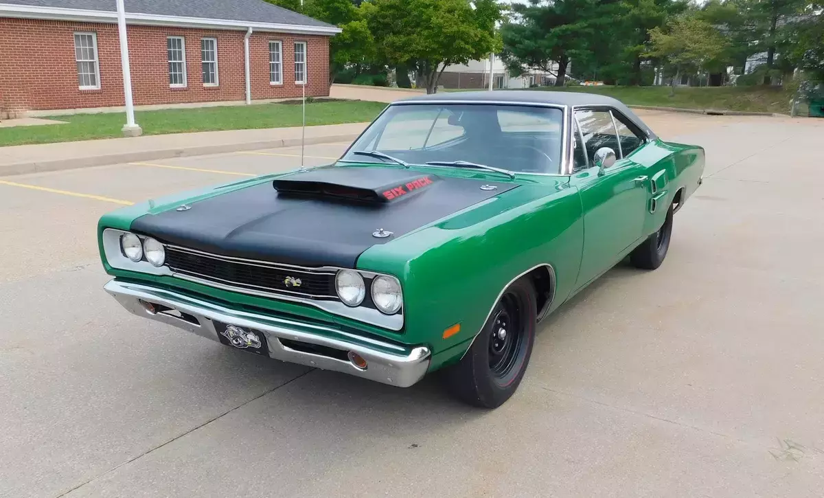 1969 DODGE CORONET SUPERBEE A12 440 SIX PACK 4SPD DANA 60 ROTISSERIE RESTORATION 1969 DODGE SUPERBEE