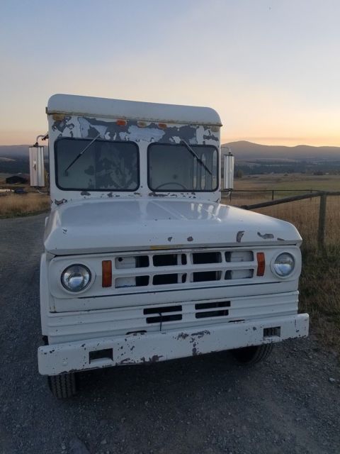 1969 Dodge B400 stepvan milk truck - photo 10