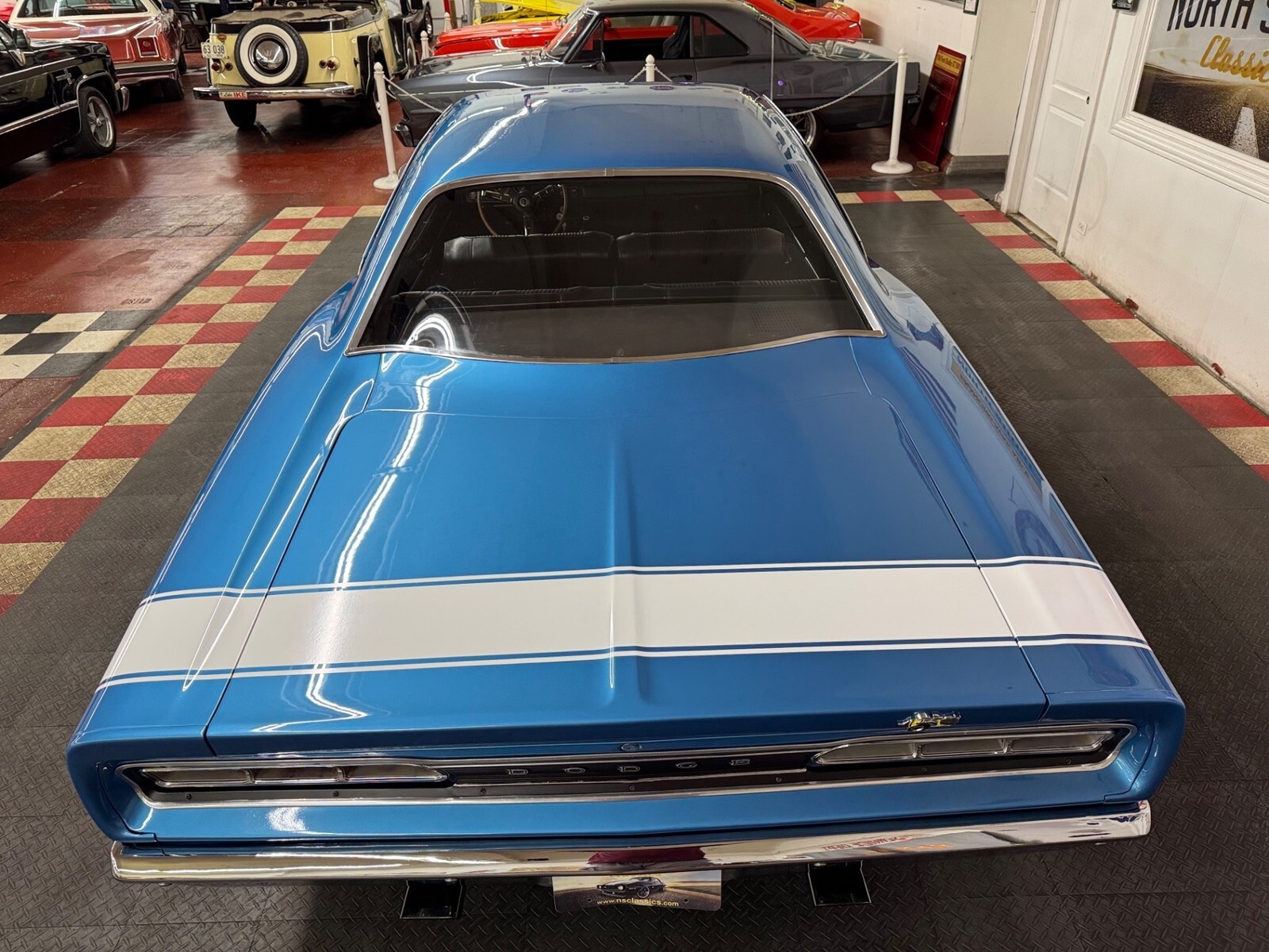 1969 Dodge Super Bee - 383 NUMBERS MATCHING ENGINE - 4 SPEED TRANS - - photo 4