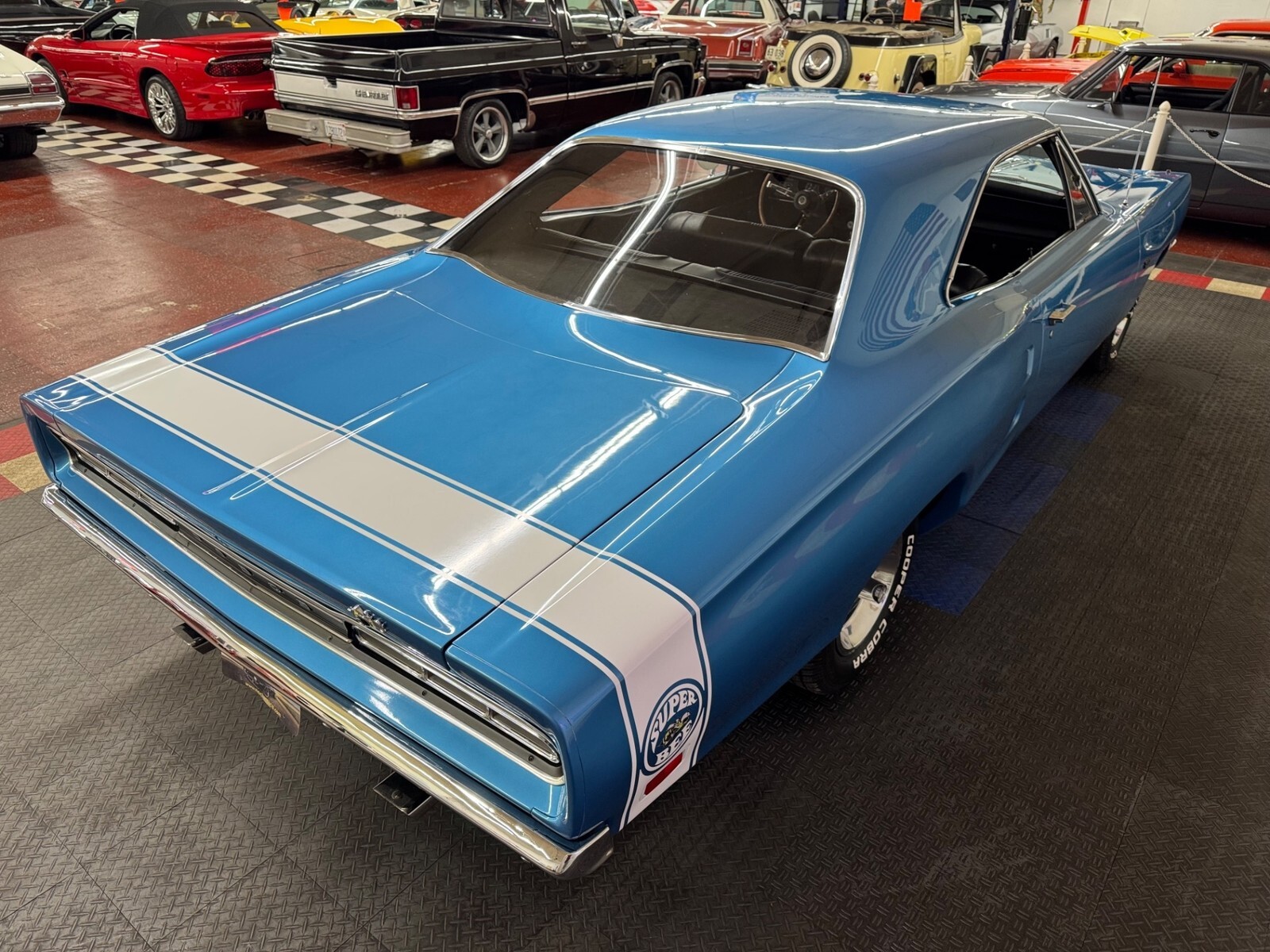 1969 Dodge Super Bee - 383 NUMBERS MATCHING ENGINE - 4 SPEED TRANS - - photo 8