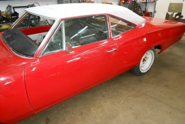 1969 Dodge Super Bee, matching 4 speed 383, factory Red and White 1969 Dodge Coronet Super Bee