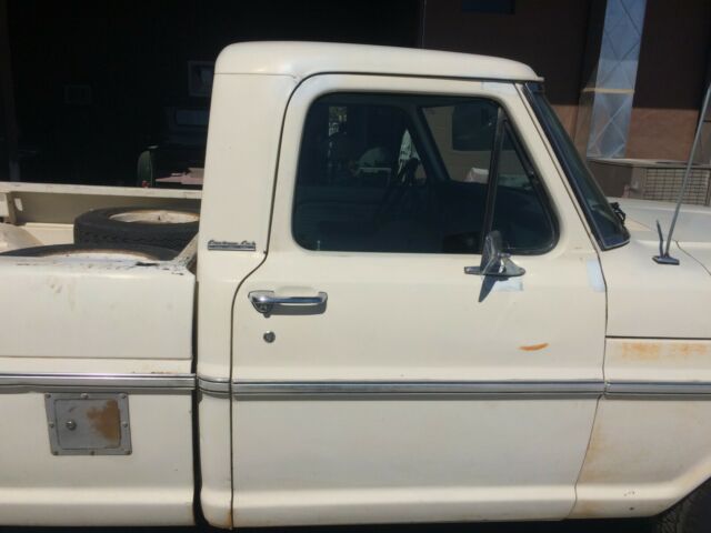 1969 Ford F-250 CUSTOM CAB - photo 2