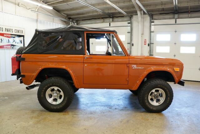 1969 Ford Bronco Wagon - photo 6