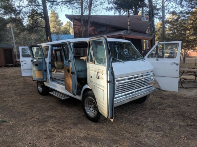 1969 Ford E-Series Van Chateau Club Wagon - photo 2