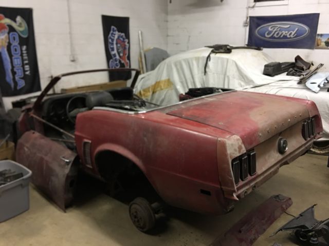 1969 FORD Mustang Convertible Candy Apple Red 302 V-8 1969 Ford Mustang CANDY APPLE RED CONVERTIBLE 302 V-8
